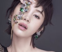 王子文妹妹头又剪短了！减龄又显小，难怪她这么喜欢短发