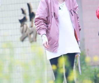 杨幂裤子外套袜子,不显臃肿还美到上天