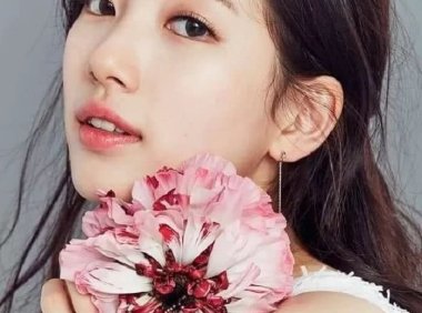 允儿和秀智的画大地色眼影如何不显脏?这点很关键