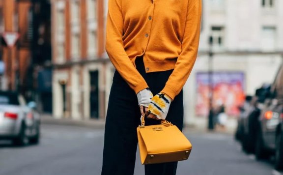 2019年春天，要有杜鹃董洁这件针织衫