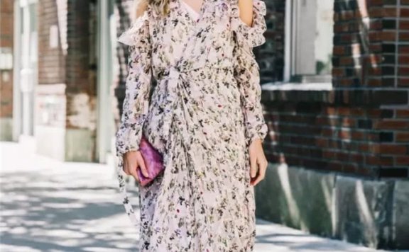 春季连衣裙+平底鞋,知性还有范