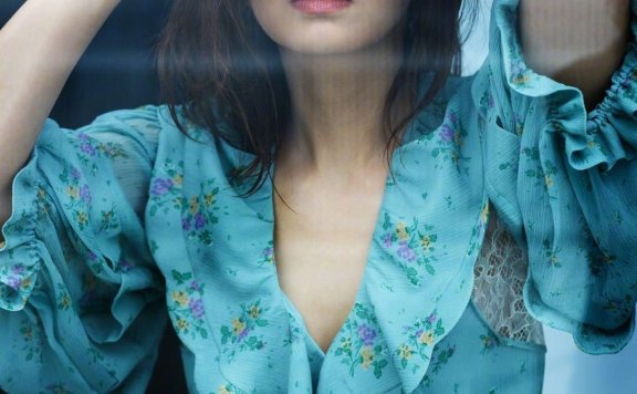 Ella越来越女人!卷发登时尚大片简直太美了