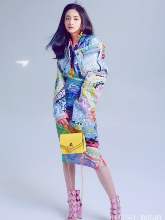 周洁琼穿不贴透明胶带穿不了鞋？新鞋子太另类