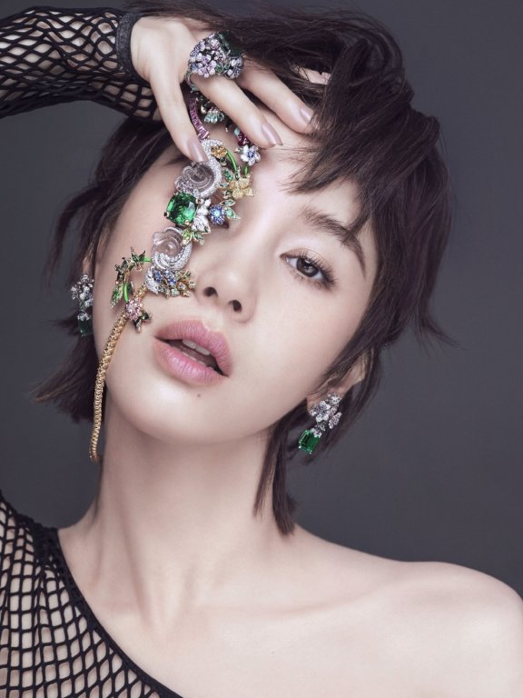 王子文妹妹头又剪短了!减龄又显小,难怪她这么喜欢短发