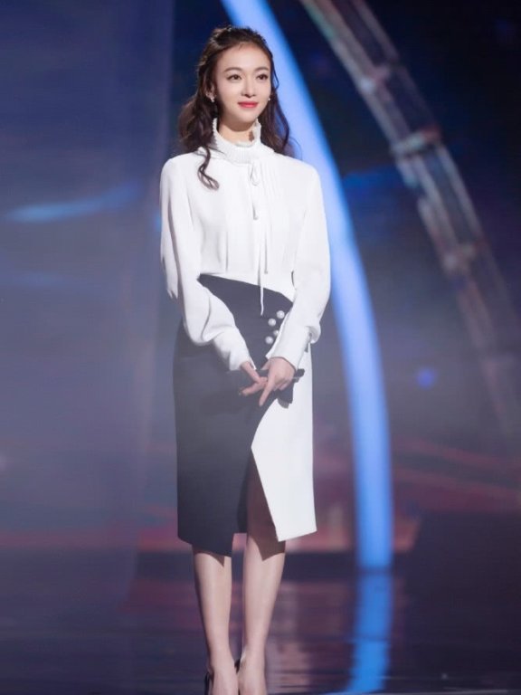 吴谨言普通半身裙穿出了3万的高级感,气场强大