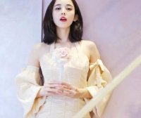 杨幂和娜扎都超爱的单品,少女感和灵动感都离不开它