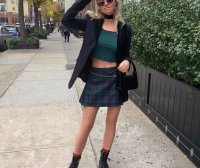 杨幂和超越穿迷你裙秀腿,还顺便秀了把细腰这是什么操作?