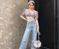 初夏阔腿裤上衣怎么搭?泫雅有穿吊带+阔腿裤显高又时髦