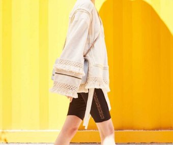 李溪芮离开杨幂后, “升级版无痕裤”现身网友: 裤子还能这样穿?