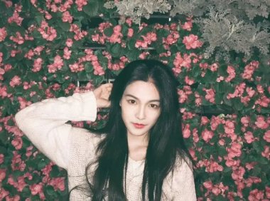 杜婷接班陈都灵成为南航校花，仰头瞬间超像钟楚曦