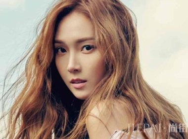 怎样用卷发棒卷泡面头 复古率性自己搞定