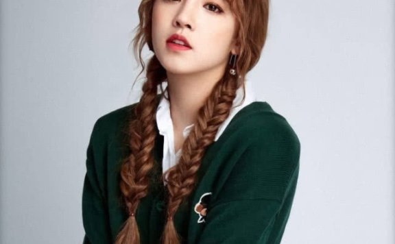 宋雨琦穿蕾丝衫太甜美，这样会穿衣难怪RM全员都喜欢她