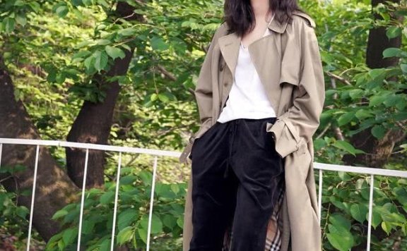 金高银被誉为第二个孔孝真,撩倒大叔孔刘,单眼皮有点高级?