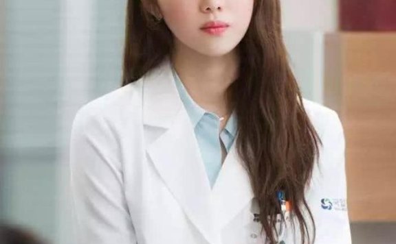 李圣经凭身材上热搜坐稳腿精称号?这长腿太让人羡慕了