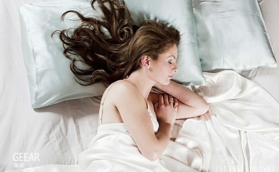 发质干燥容易掉发？跟着这些护发步骤，快速救回亮丽秀发