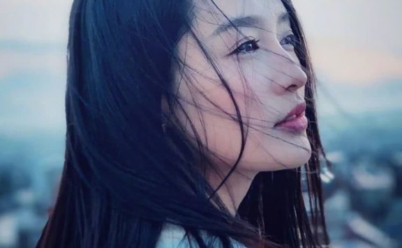 眼妆、腮红、唇色如何协调,能让妆面更有质感?