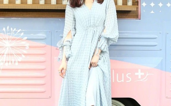 因甜美外表成“渣男收割机”,37岁被骂脸瘫,全网失恋了