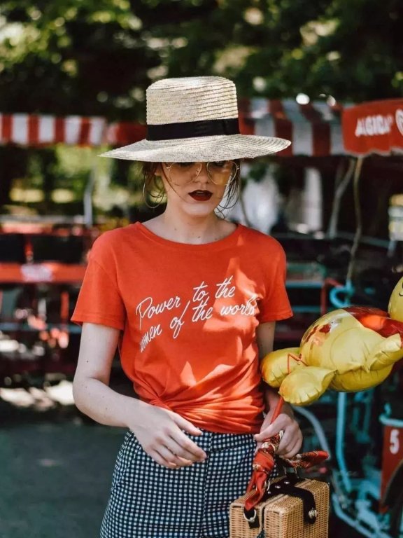 一件T恤有N个搭配方法,这样穿让你美一整个夏天!