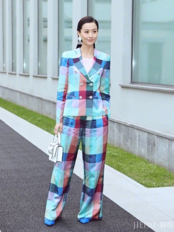 陈法拉离开豪门再婚，最近穿搭气质堪比刘诗诗