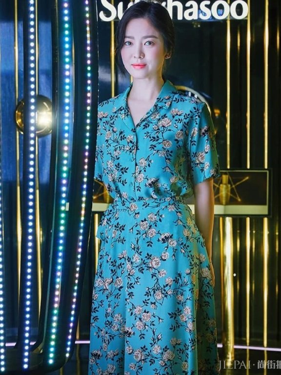 宋慧乔剪波波头减龄时髦，扎发造型优雅大气