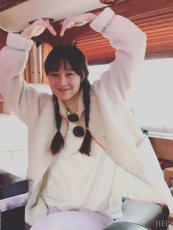 连雪莉、泰妍都爱的辫子头，清爽又减龄，你就是仙女本仙