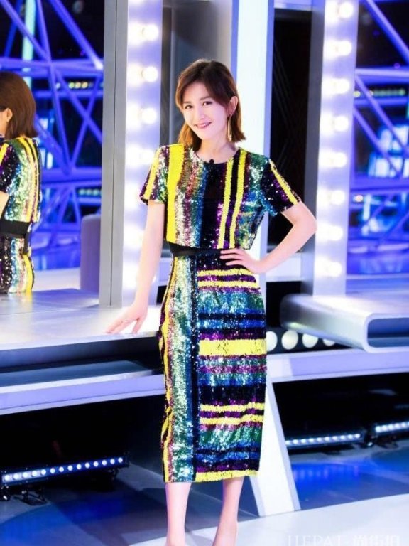 齐肩短发怎么扎简单又好看?看谢娜短发造型,很是漂亮