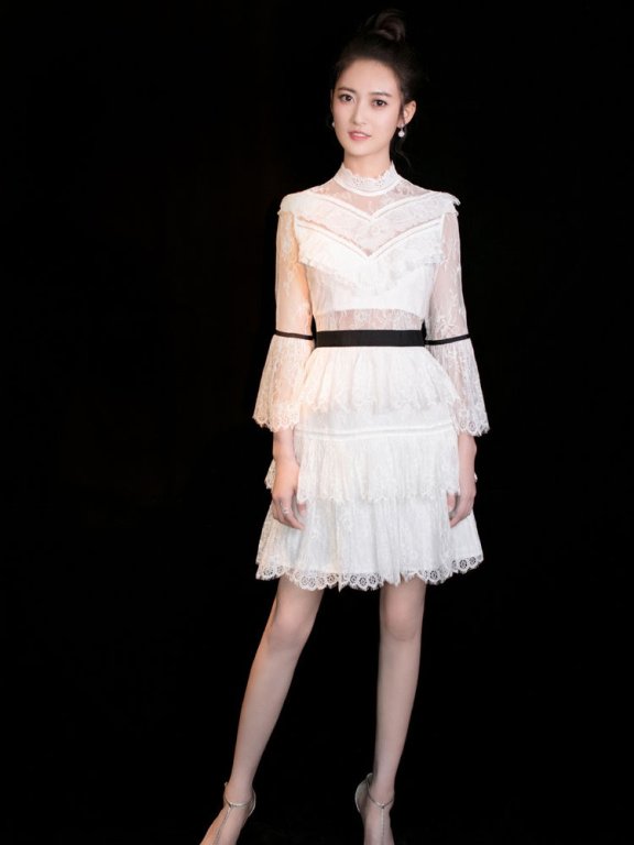 夏天学陈钰琪穿白色薄纱裙，配上丸子头娇俏又可爱