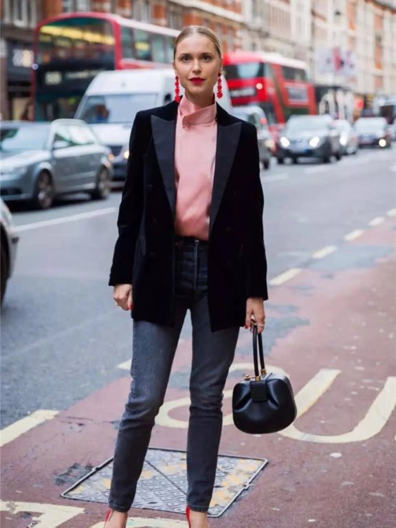 今年必备一双尖头鞋,搭配牛仔裤轻松化身时尚精