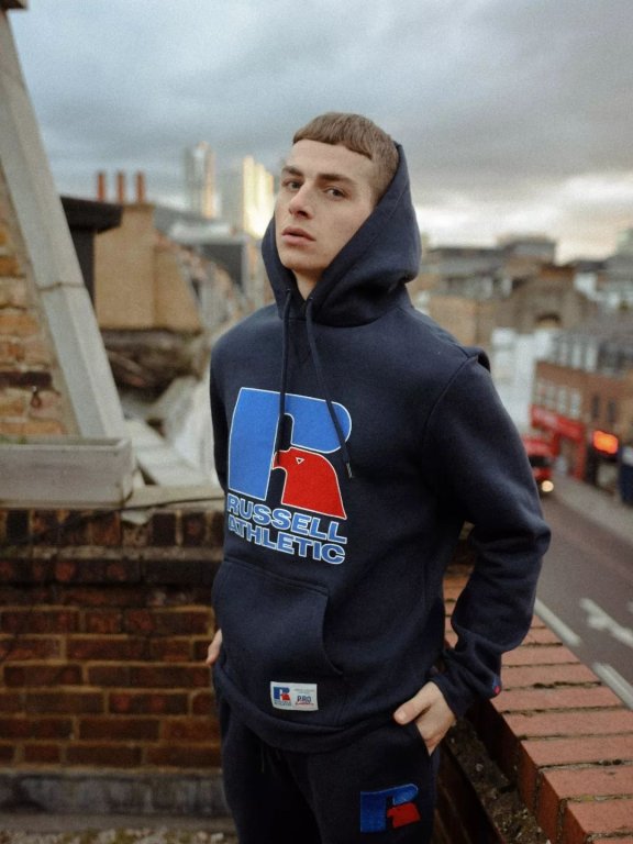 穿在你身上的 Champion,都要喊它一声“哥”!