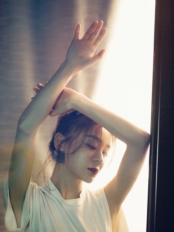 袁姗姗清新丸子头时髦又减龄,元气女神有点撩