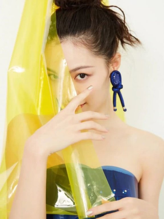 钟楚曦美得像条美人鱼,但我只想要她的耳环清单!
