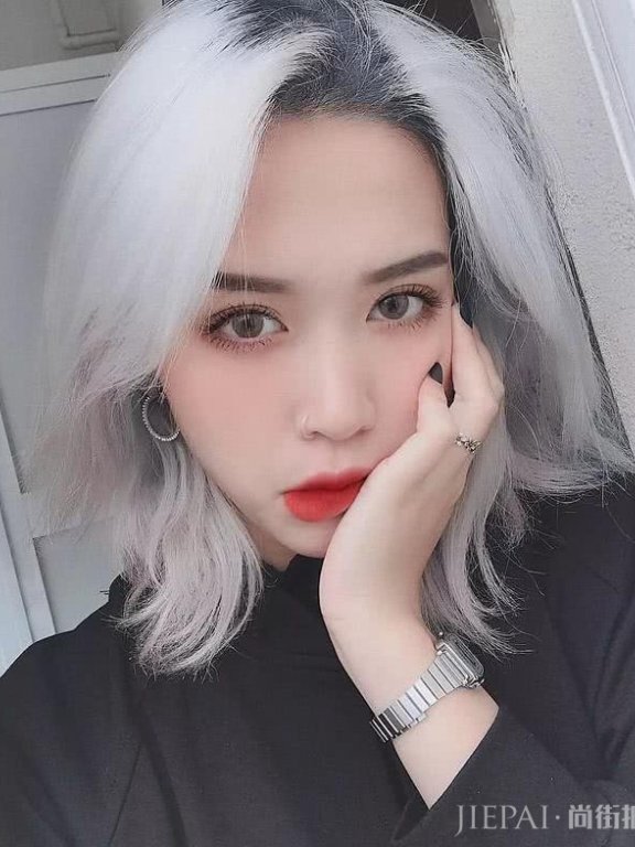 20岁越南小姐姐刷爆ins,在脸上乱画浮夸妆容,吊打P图神器