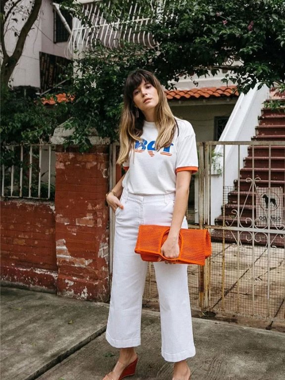 白裤子的这8套搭配好看又有型，助你轻松霸占时尚圈