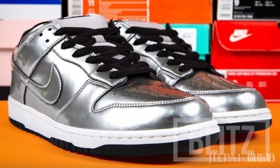 太阳花改作液态银!?De La Soul x Nike Dunk SB Low未市售版本现世!