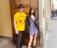 学袁姗姗杨幂穿裙子配小黑鞋,非一般的精彩