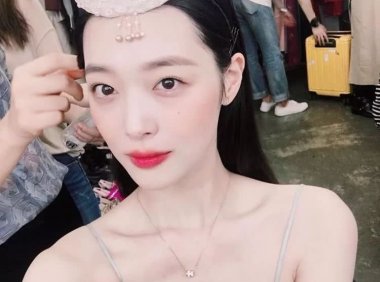 TWICE的可盐可甜，雪梨的清透无瑕，百变妆容的秘诀是什么？