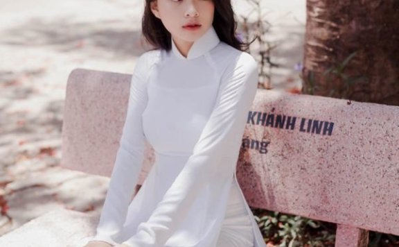 18岁女高中生进选美决赛晒童年照片，真是整容式长大