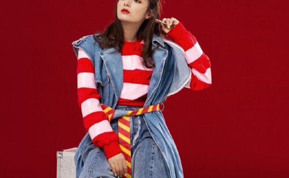 时尚香艳美女麦迪娜明星生活服饰个人写真