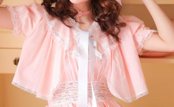 90后漂亮小萝莉居家唯美写真图片