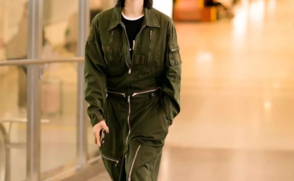 别只盯着牛仔裤，穿工装裤也可以搭配所有上衣！