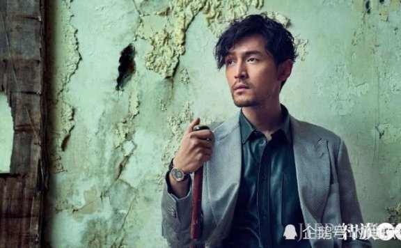 胡歌邋遢胡渣+卷发,再次将男人味表现到极致!