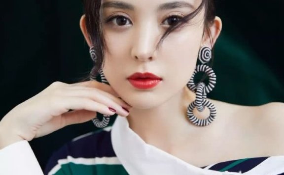 今年夏天女明星的耳环真少女