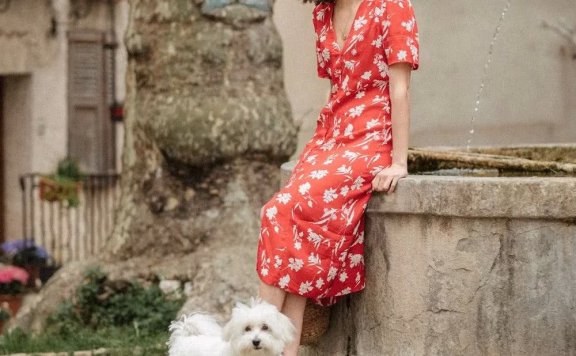 没啥赘肉是茶歇裙遮不住的!如果有,就再买杨超越IU杨幂同款吧