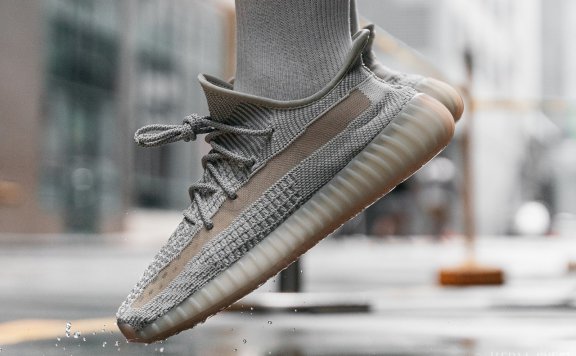 YEEZY BOOST 350 V2 “Lundmark”上脚大赏!颜值媲美“满天星”?