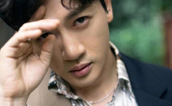 苏有朋撞色西装穿出年轻范，男神重出江湖