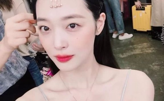 TWICE的可盐可甜，雪梨的清透无瑕，百变妆容的秘诀是什么？