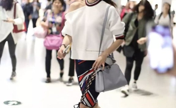 平价又百搭的帆布鞋,明星们最爱穿