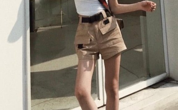 温婉晒照P图太厉害！腿成竹竿腿，脚却足足有50码