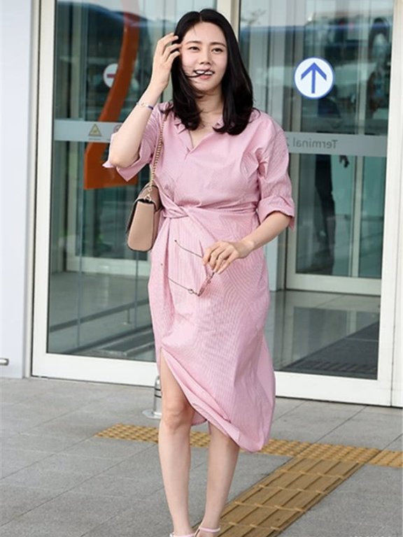 夏天想穿衬衫配裙子,学李沁谢娜穿衬衫裙,时尚还显气质