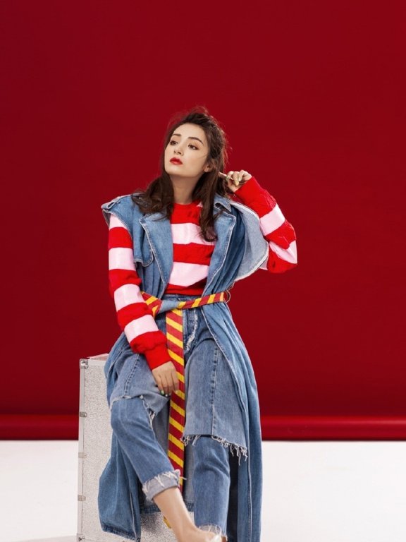 时尚香艳美女麦迪娜明星生活服饰个人写真